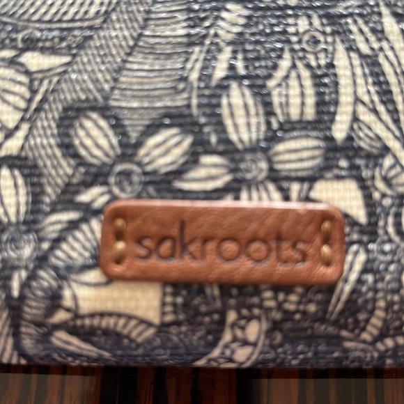 Sakroots crossbody bag/wallet - Picture 3 of 4